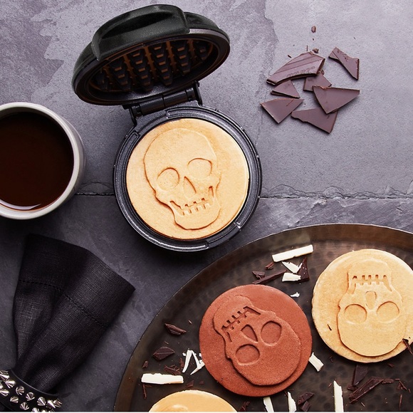 Kitchen Dash Mini Skull Waffle Maker Nwt Poshmark